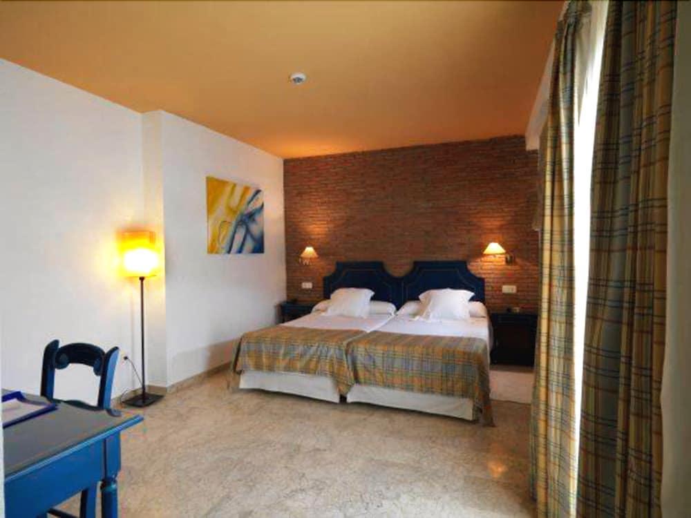 Hotel Dona Lola Zahara Zahara de los Atunes Exterior photo