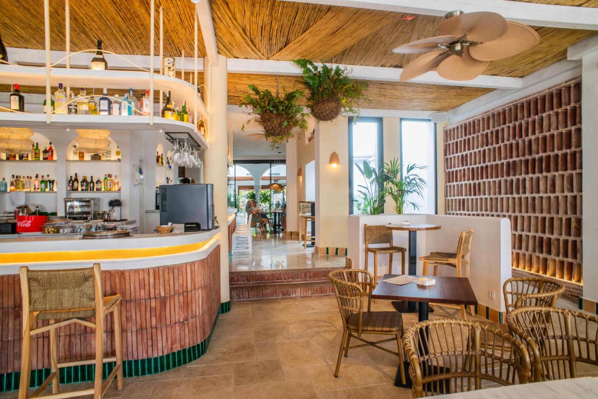 Hotel Dona Lola Zahara Zahara de los Atunes Exterior photo