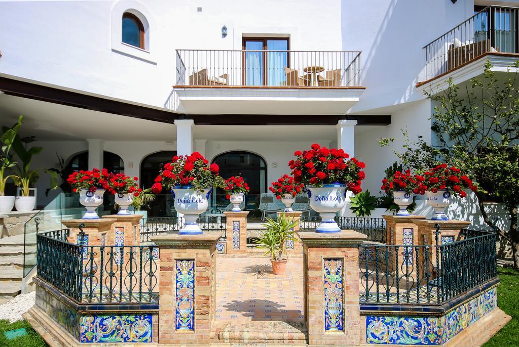 Hotel Dona Lola Zahara Zahara de los Atunes Exterior photo