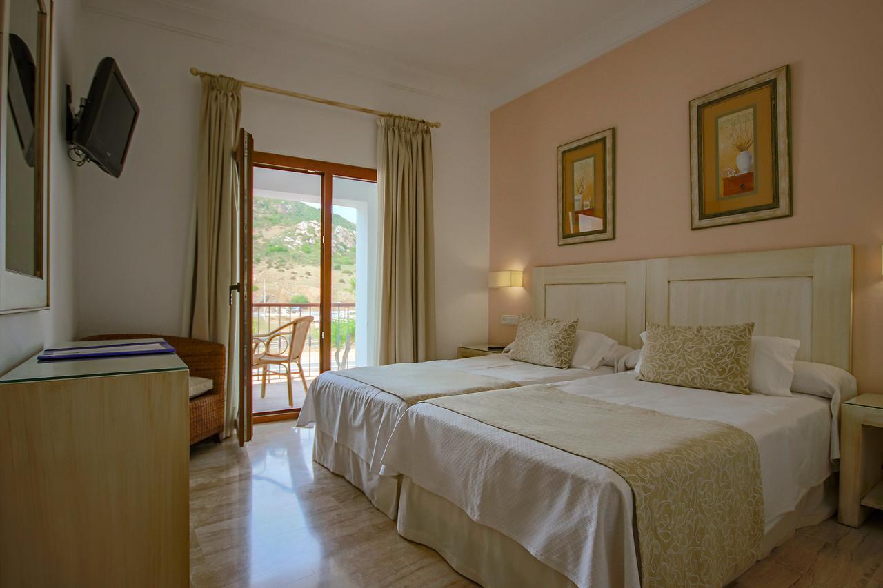Hotel Dona Lola Zahara Zahara de los Atunes Exterior photo
