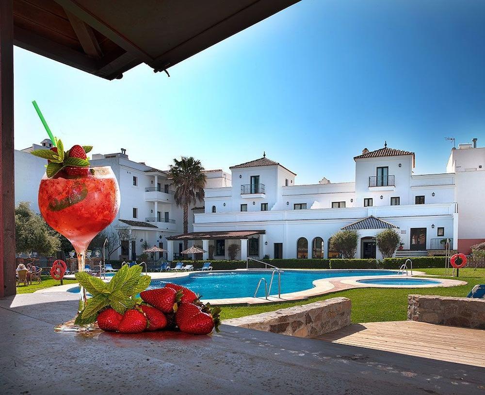 Hotel Dona Lola Zahara Zahara de los Atunes Exterior photo